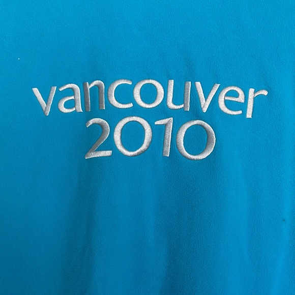 Vancouver 2010 Olympic/Paralympic Vest Hudson Bay - Picture 5 of 6